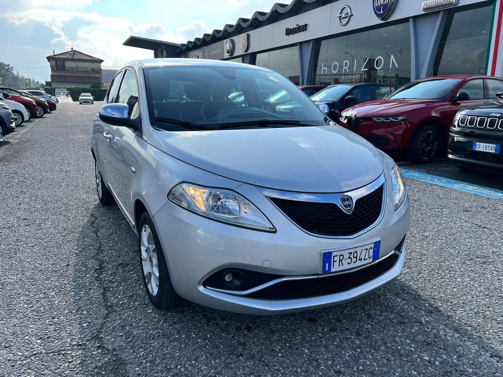 Lancia Ypsilon usata a Milano (3)