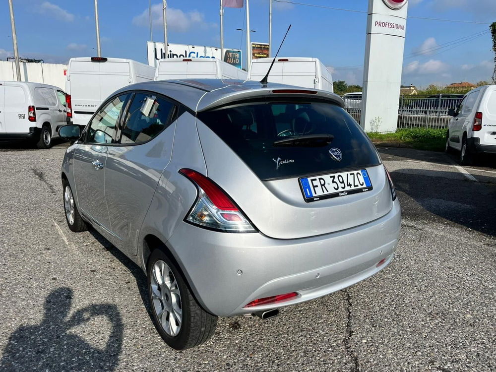 Lancia Ypsilon usata a Milano (6)