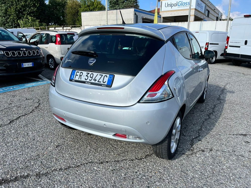 Lancia Ypsilon usata a Milano (7)