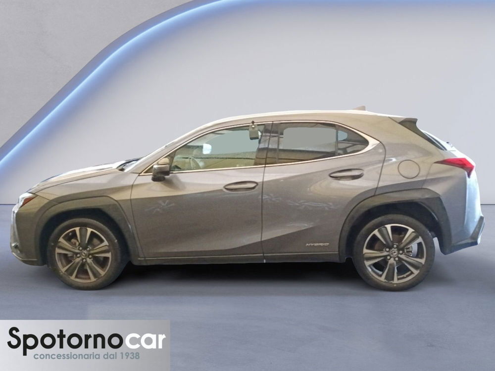 Lexus UX usata a Milano (3)