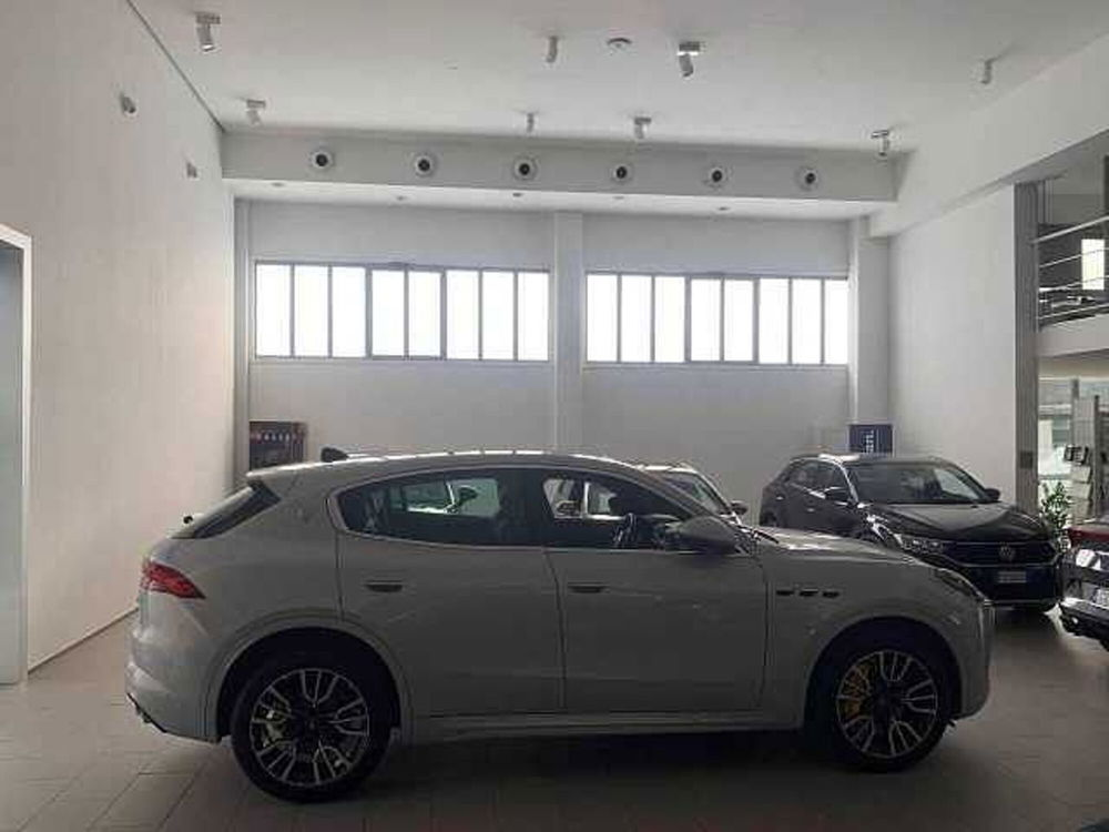 Maserati Grecale usata a Napoli (3)