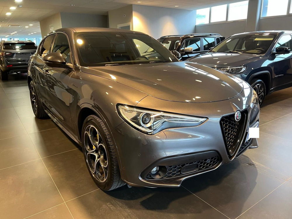 Alfa Romeo Stelvio usata a Arezzo (2)