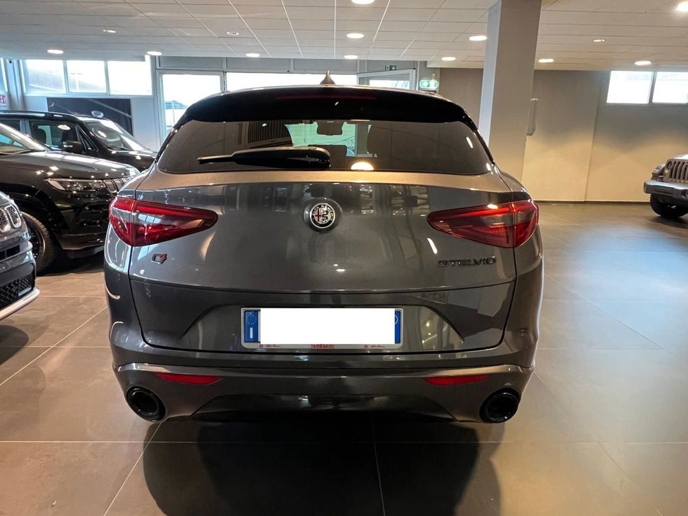 Alfa Romeo Stelvio usata a Arezzo (5)