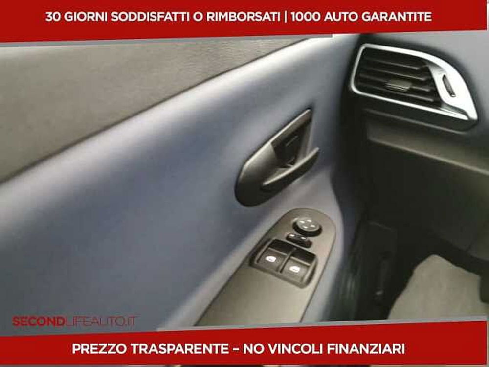 Lancia Ypsilon nuova a Chieti (18)