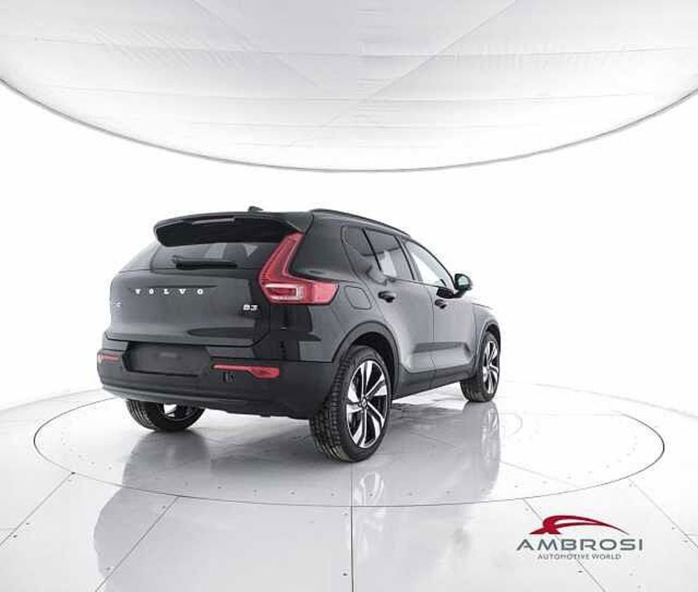 Volvo XC40 nuova a Viterbo (3)