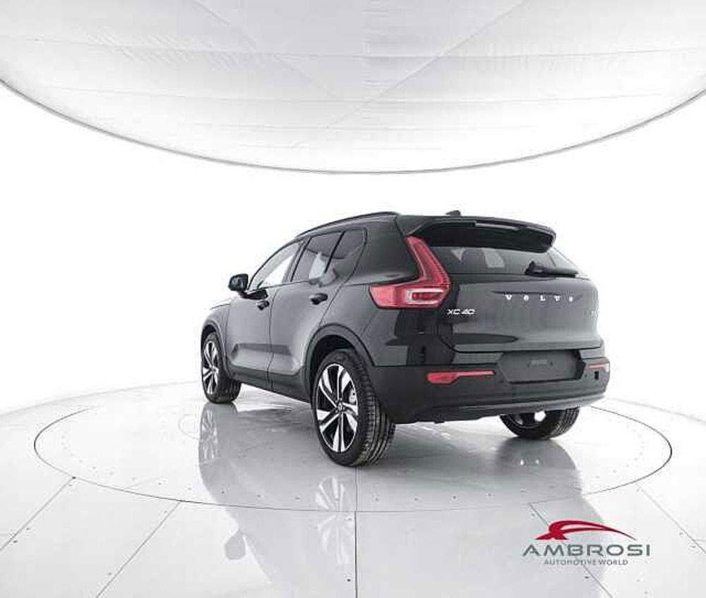 Volvo XC40 nuova a Viterbo (4)