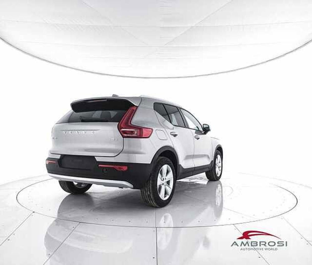 Volvo XC40 nuova a Viterbo (3)