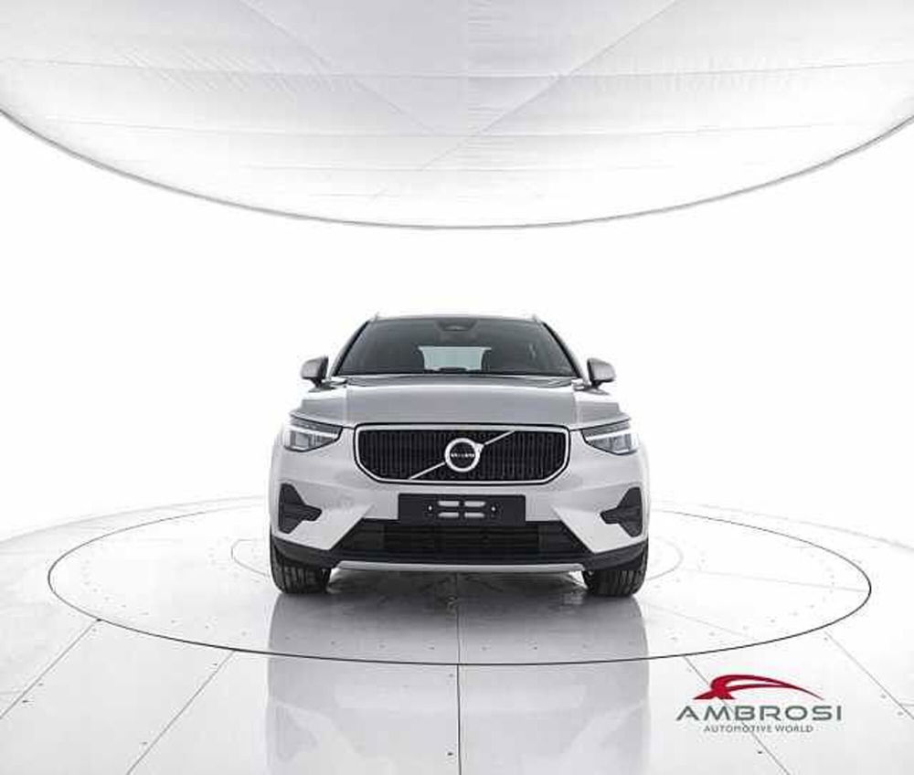 Volvo XC40 nuova a Viterbo (5)