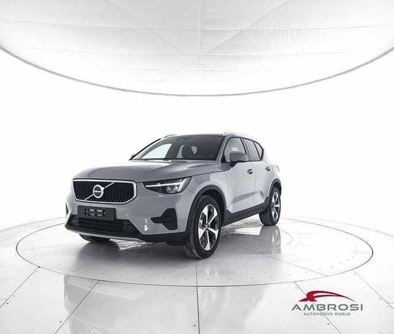 Volvo XC40 B3 automatico Core  nuova a Viterbo