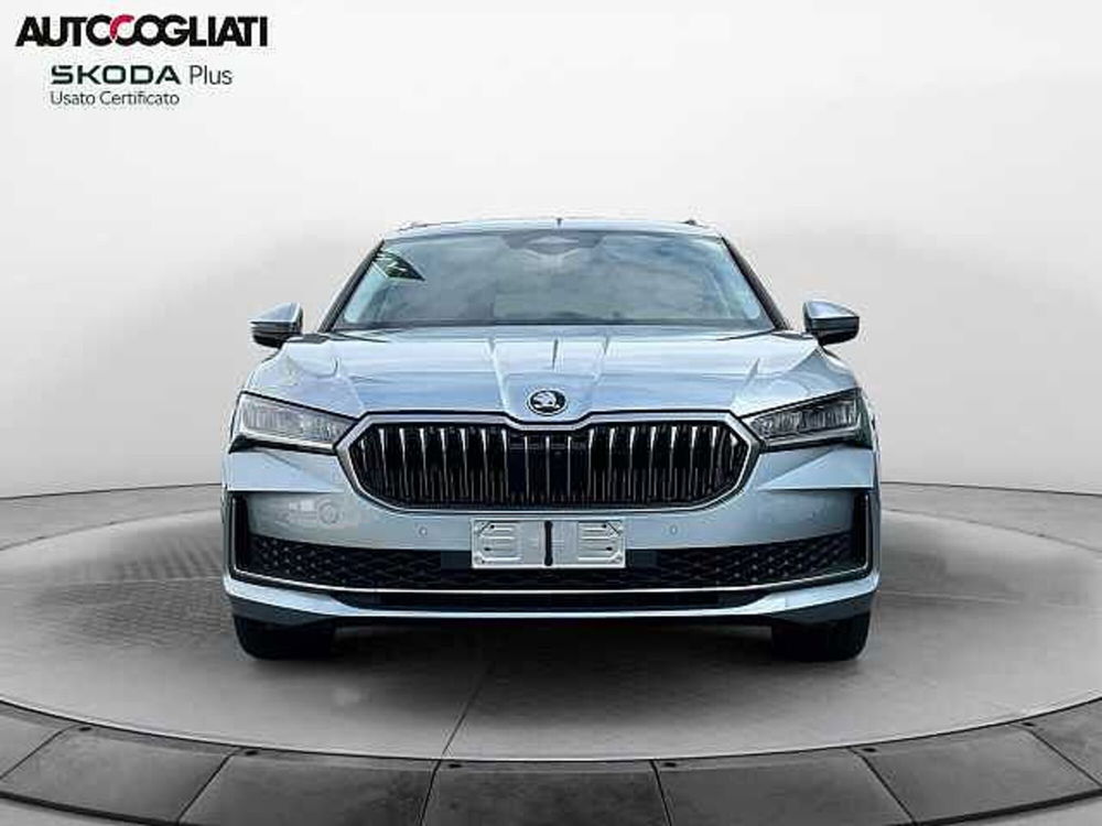 Skoda Superb nuova a Lecco (2)