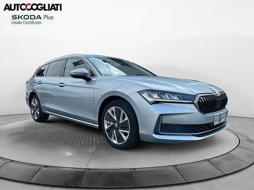 Skoda Superb nuova a Lecco (3)