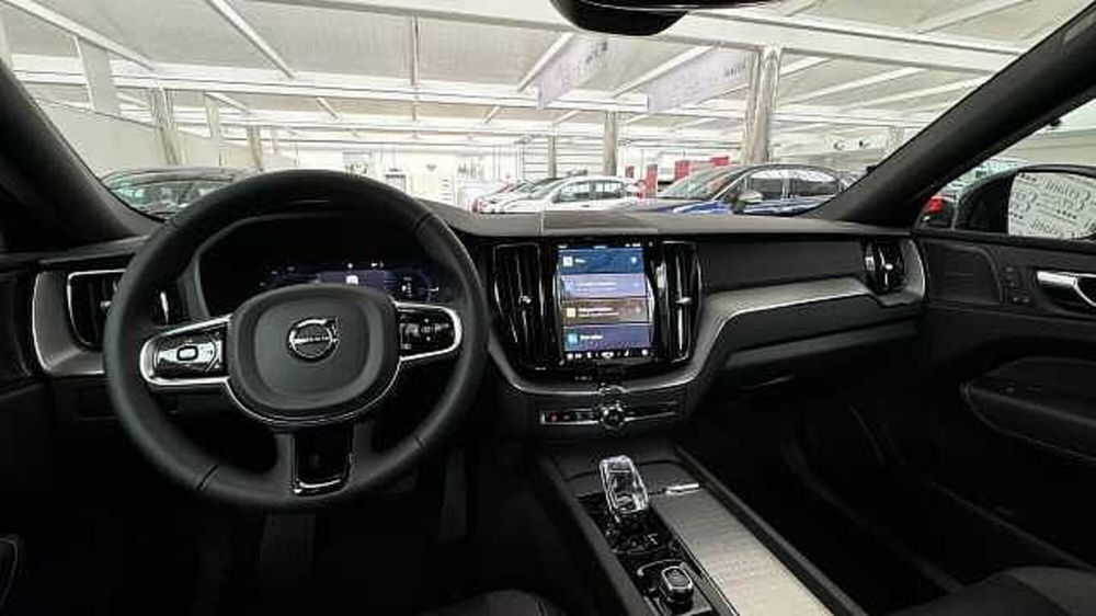 Volvo XC60 nuova a Milano (16)