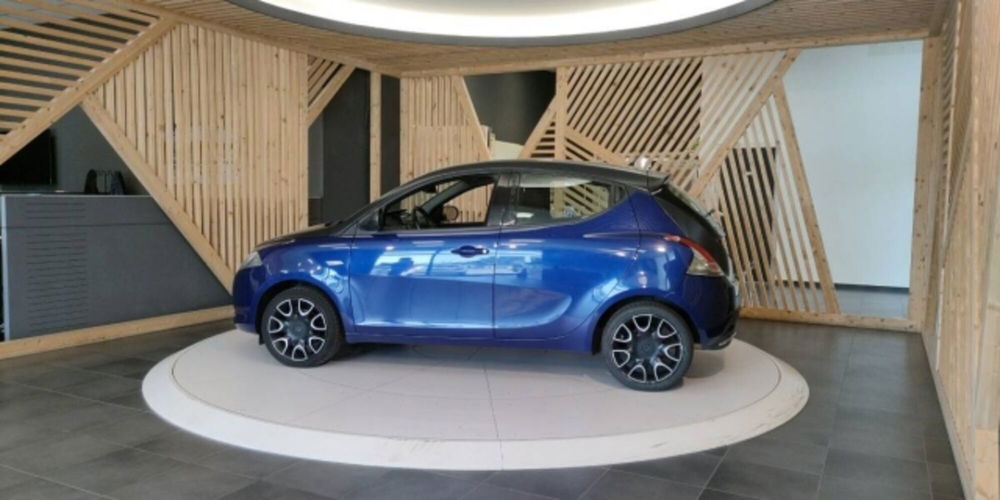 Lancia Ypsilon usata a Catanzaro (10)