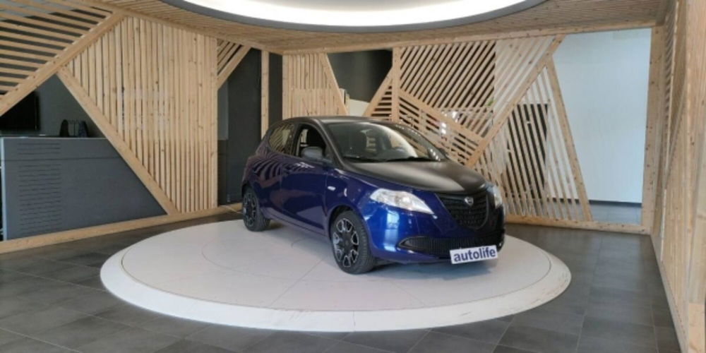 Lancia Ypsilon usata a Catanzaro (3)