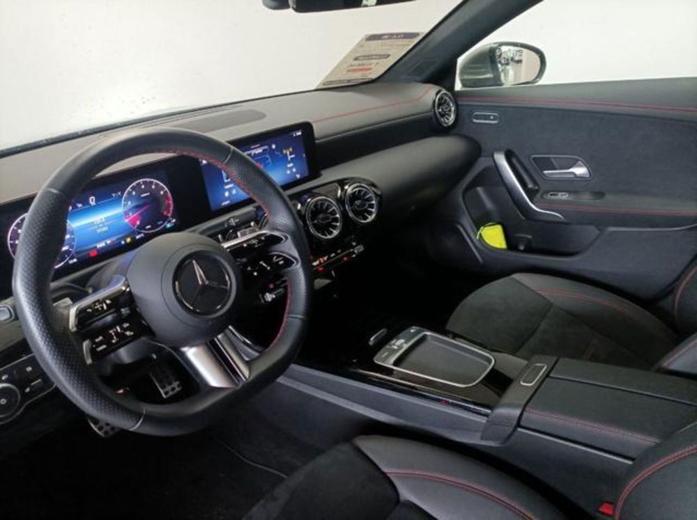 Mercedes-Benz CLA Shooting Brake usata a Milano (12)