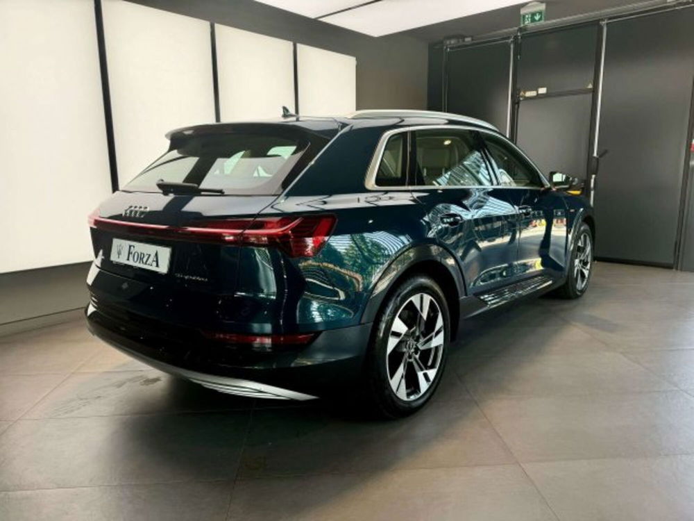 Audi e-tron usata a Torino (7)