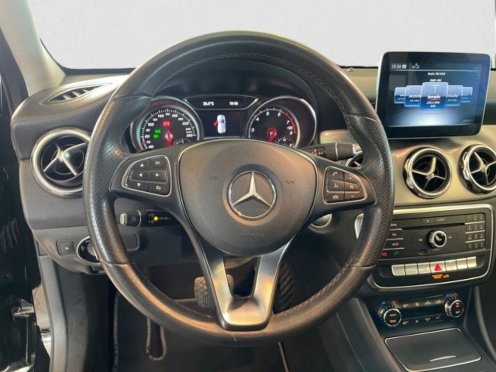 Mercedes-Benz GLA SUV usata a Livorno (12)