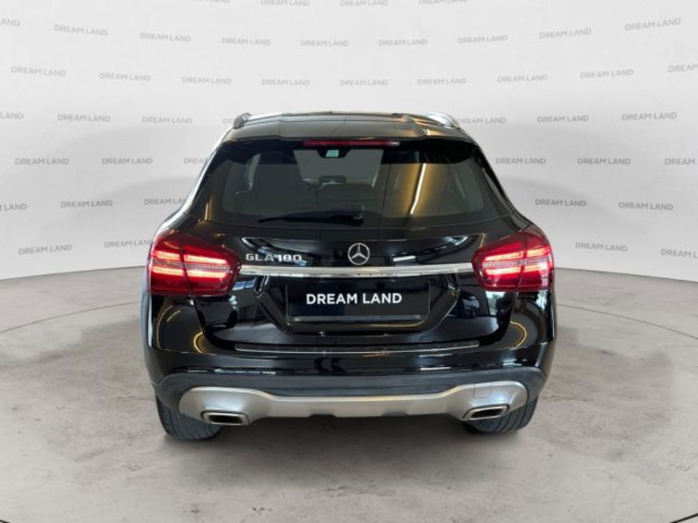 Mercedes-Benz GLA SUV usata a Livorno (5)