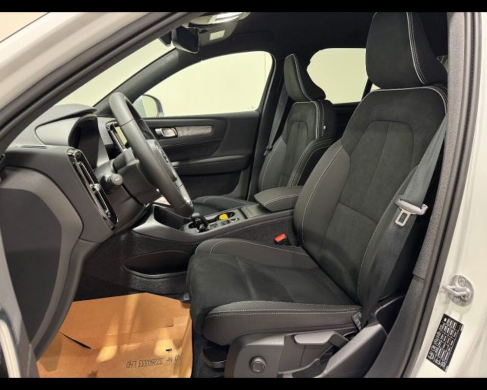 Volvo XC40 nuova a Treviso (9)