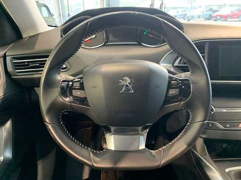 Peugeot 308 usata a Venezia (16)