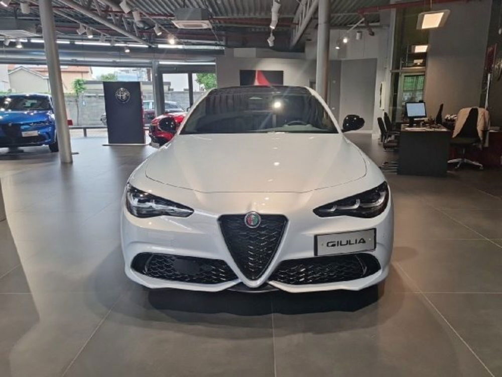 Alfa Romeo Giulia nuova a Monza e Brianza (2)