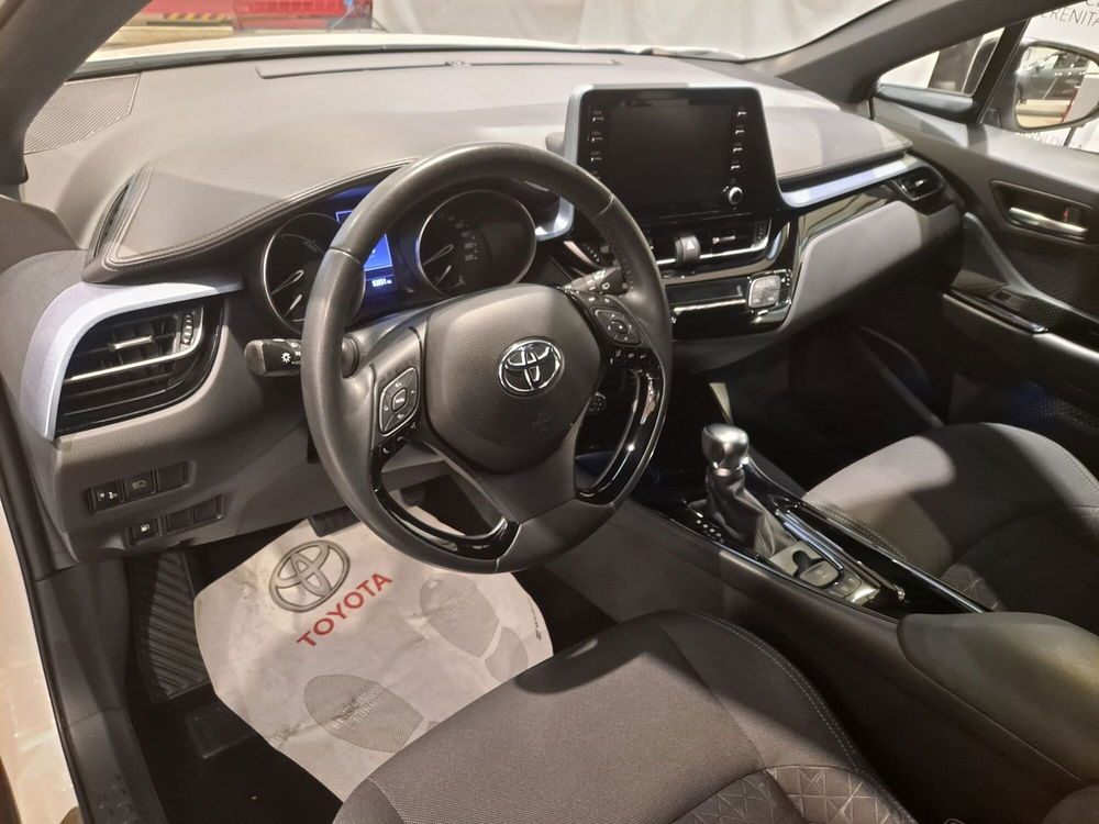 Toyota Toyota C-HR usata a Roma (18)