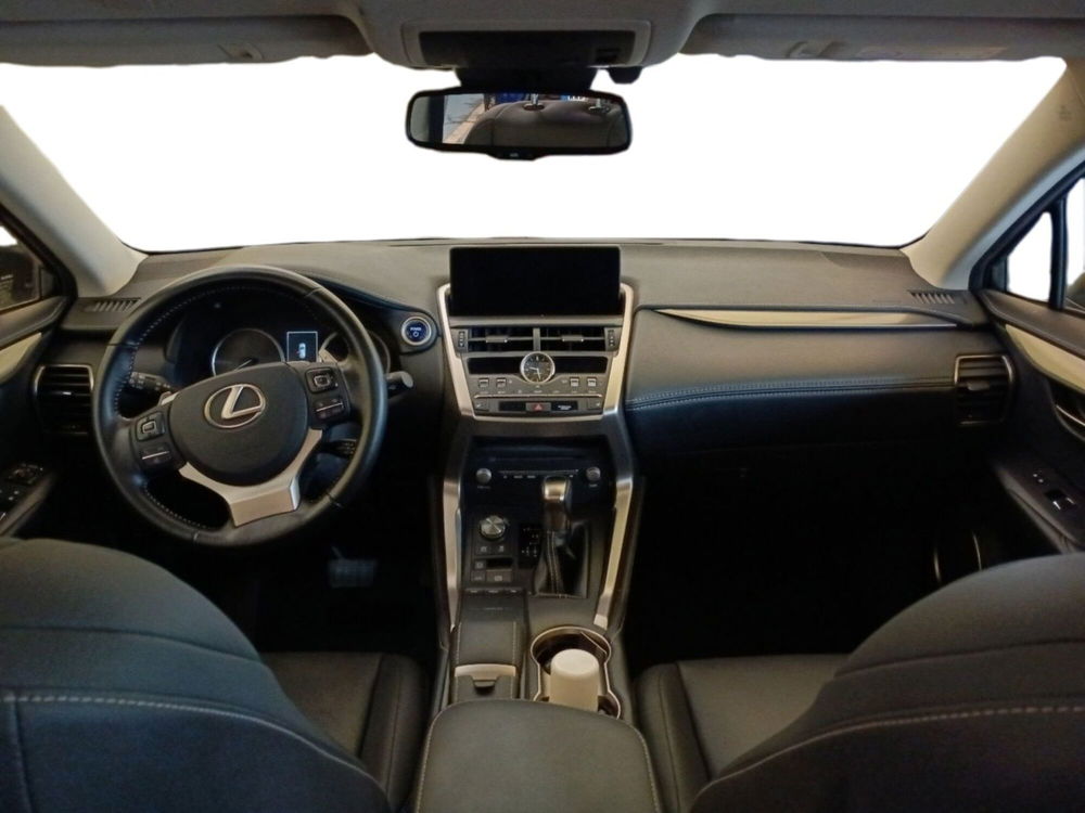 Lexus NX usata a Milano (9)