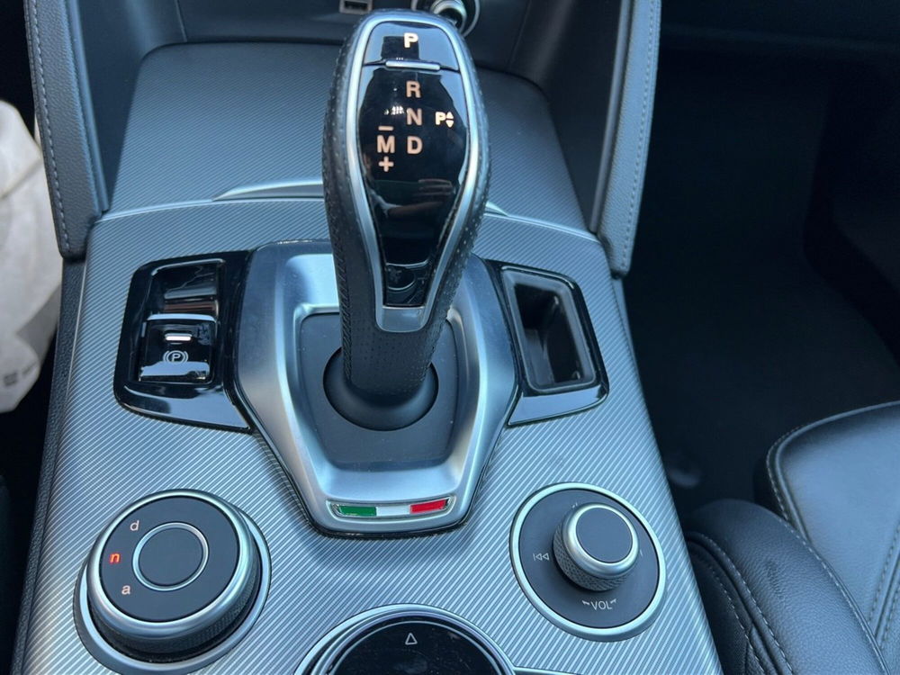 Alfa Romeo Stelvio usata a Pescara (11)