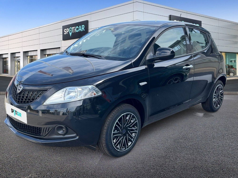 Lancia Ypsilon nuova a Teramo