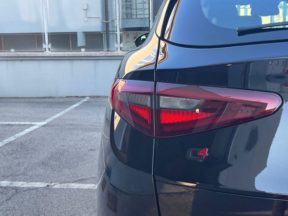 Alfa Romeo Stelvio usata a Pescara (20)