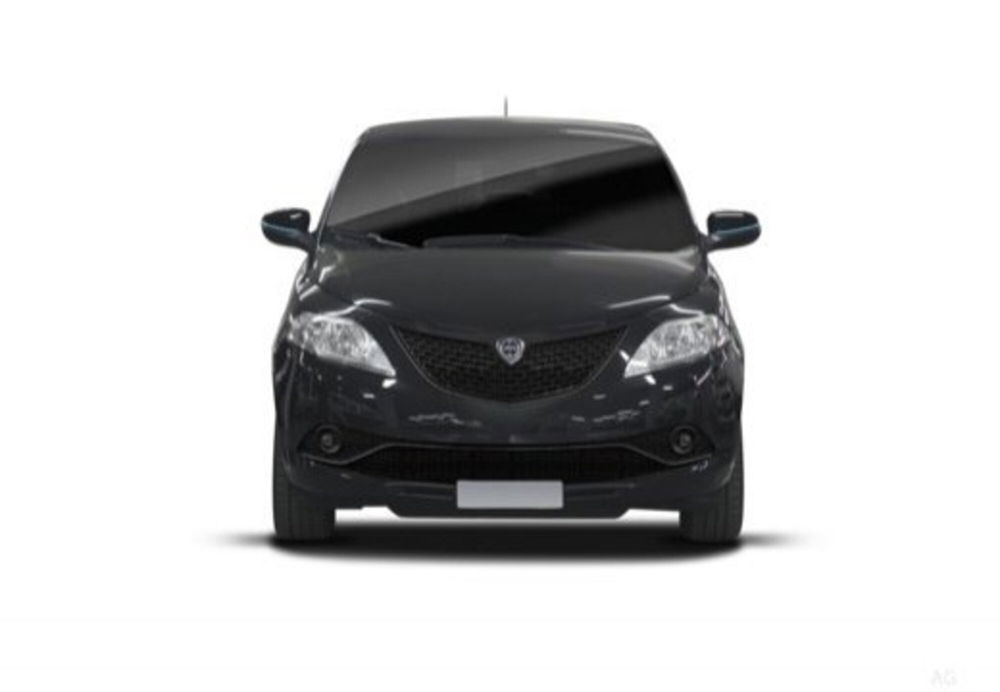 Lancia Ypsilon nuova a Pescara (7)