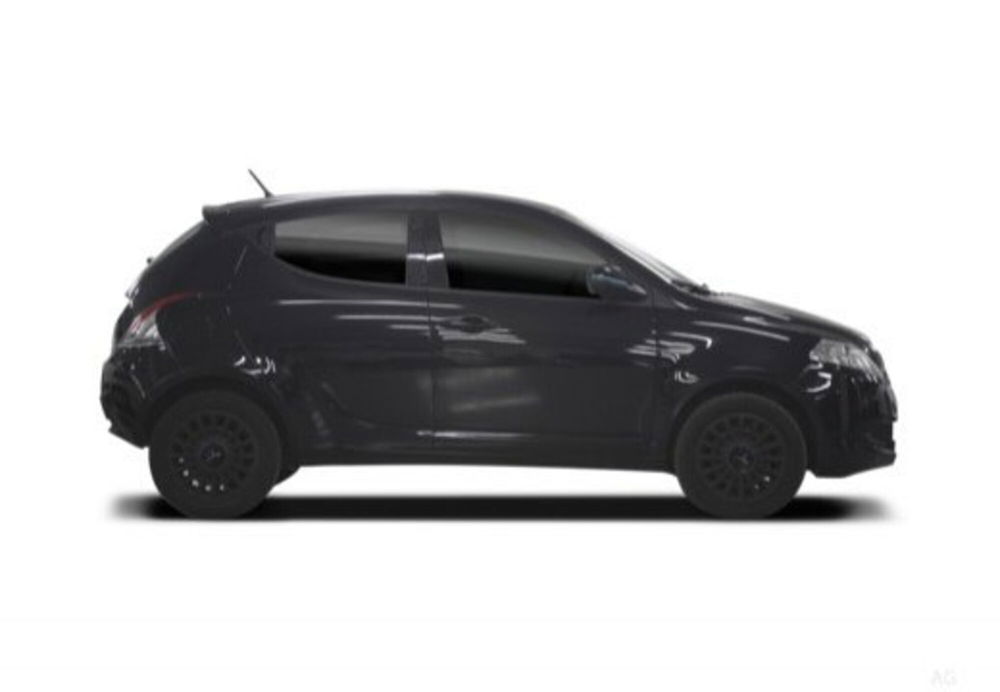 Lancia Ypsilon nuova a Pescara (10)