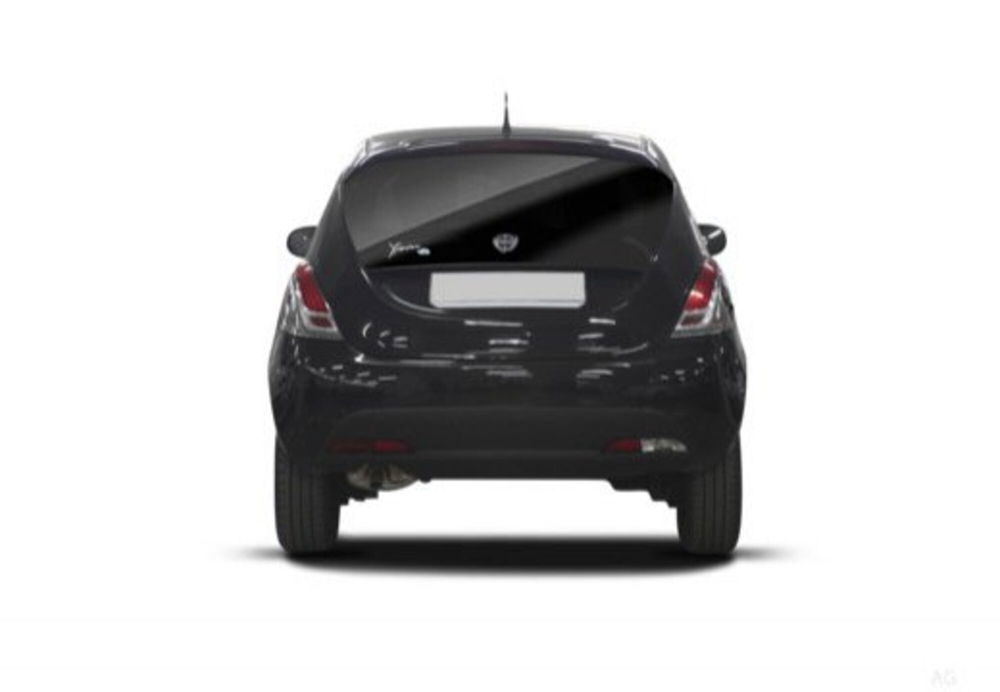 Lancia Ypsilon nuova a Pescara (8)