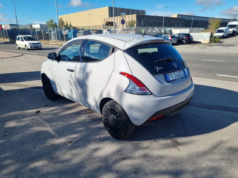 Lancia Ypsilon usata a Siena (5)