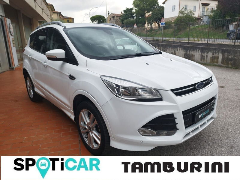 Ford Kuga 2.0 TDCI 150 CV S&amp;S 4WD Powershift Vignale  del 2017 usata a Cortona