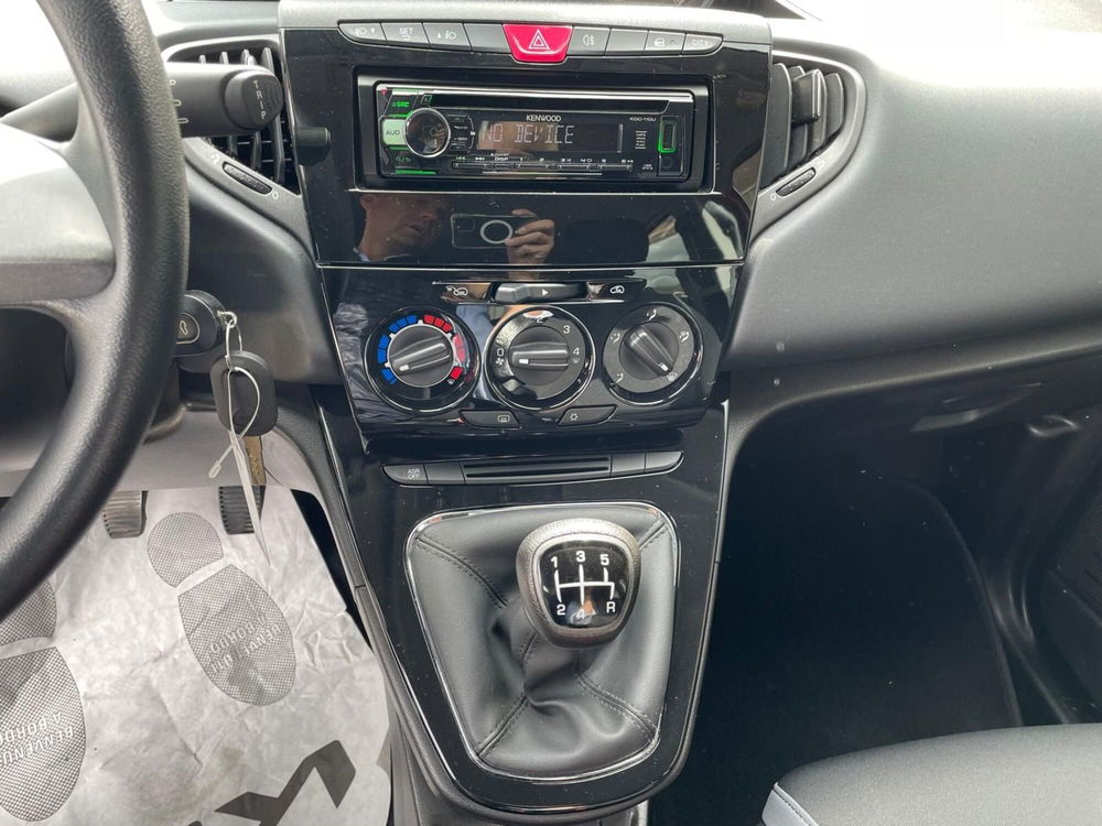 Lancia Ypsilon usata a Arezzo (14)