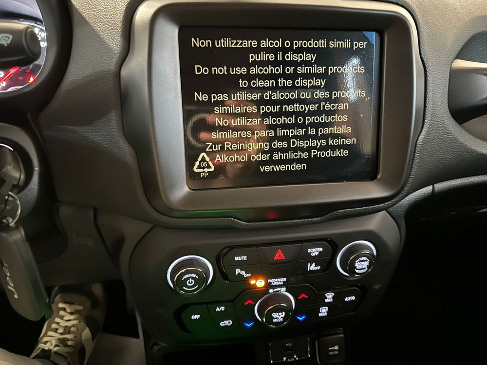 Jeep Renegade nuova a Arezzo (10)