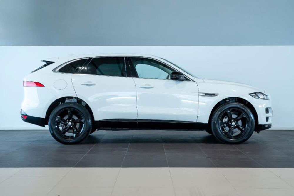 Jaguar F-Pace usata a Venezia (15)