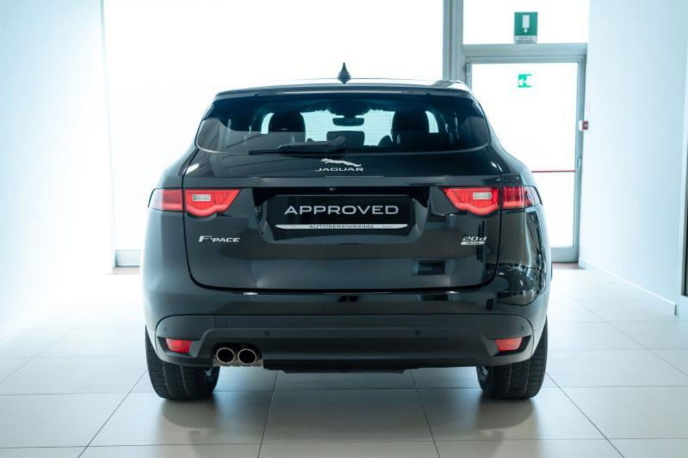 Jaguar F-Pace usata a Venezia (10)