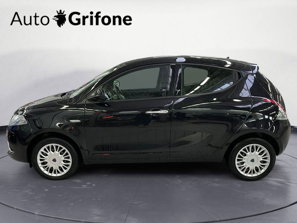 Lancia Ypsilon usata a Modena (2)