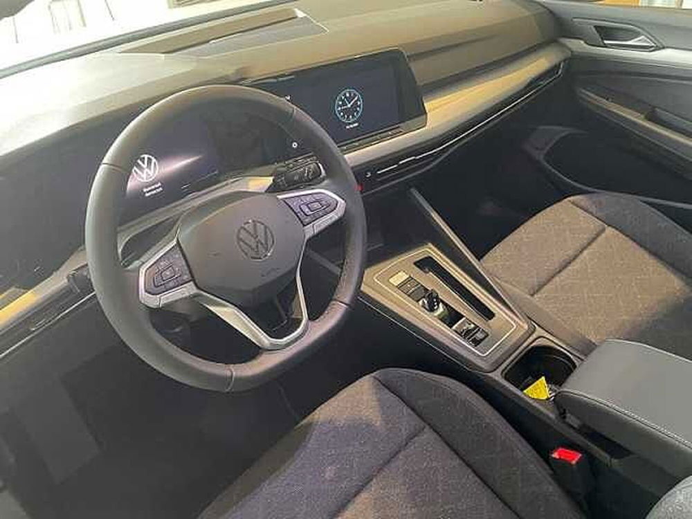 Volkswagen Golf nuova a Cosenza (9)