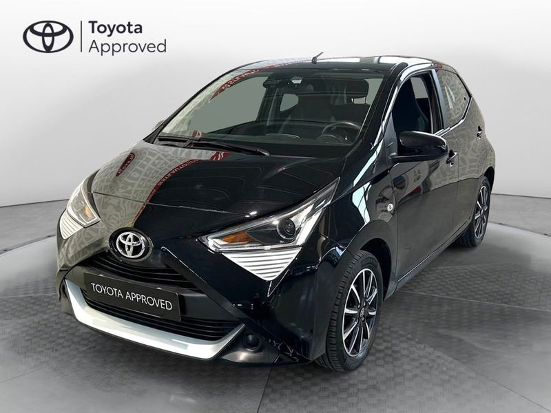 Toyota Aygo Connect 1.0 VVT-i 72 CV 5 porte x-play del 2020 usata a Prato