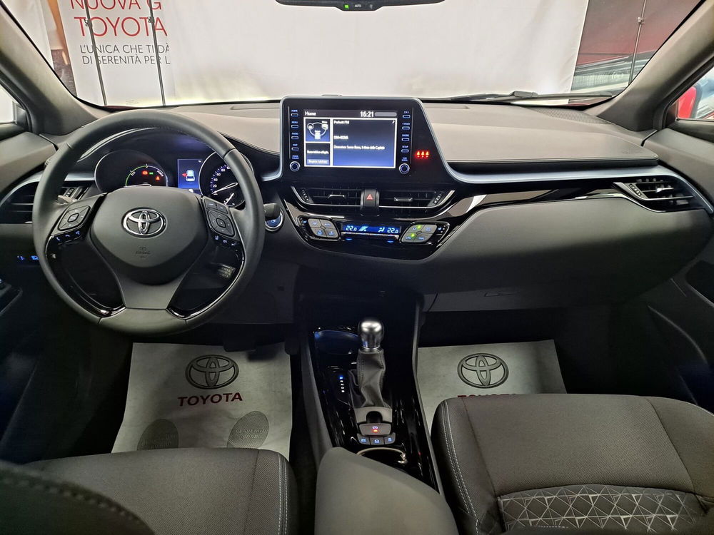 Toyota Toyota C-HR usata a Roma (10)