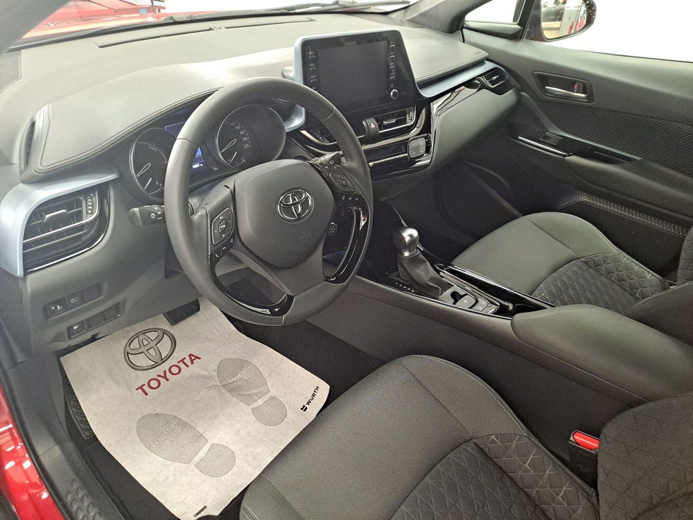 Toyota Toyota C-HR usata a Roma (16)