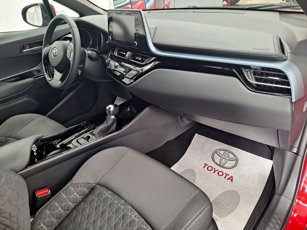 Toyota Toyota C-HR usata a Roma (6)