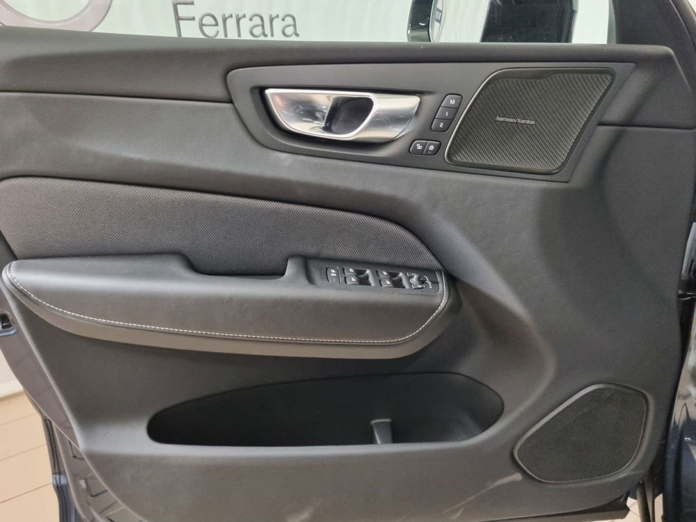 Volvo XC60 nuova a Ferrara (8)