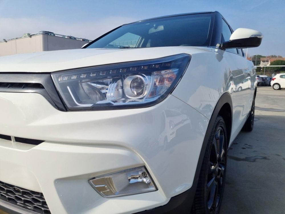 Ssangyong Tivoli usata a Pescara (12)