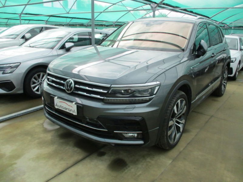 Volkswagen Tiguan Allspace 2.0 TDI 200 CV SCR DSG 4MOTION R-Line del 2021 usata a Paruzzaro