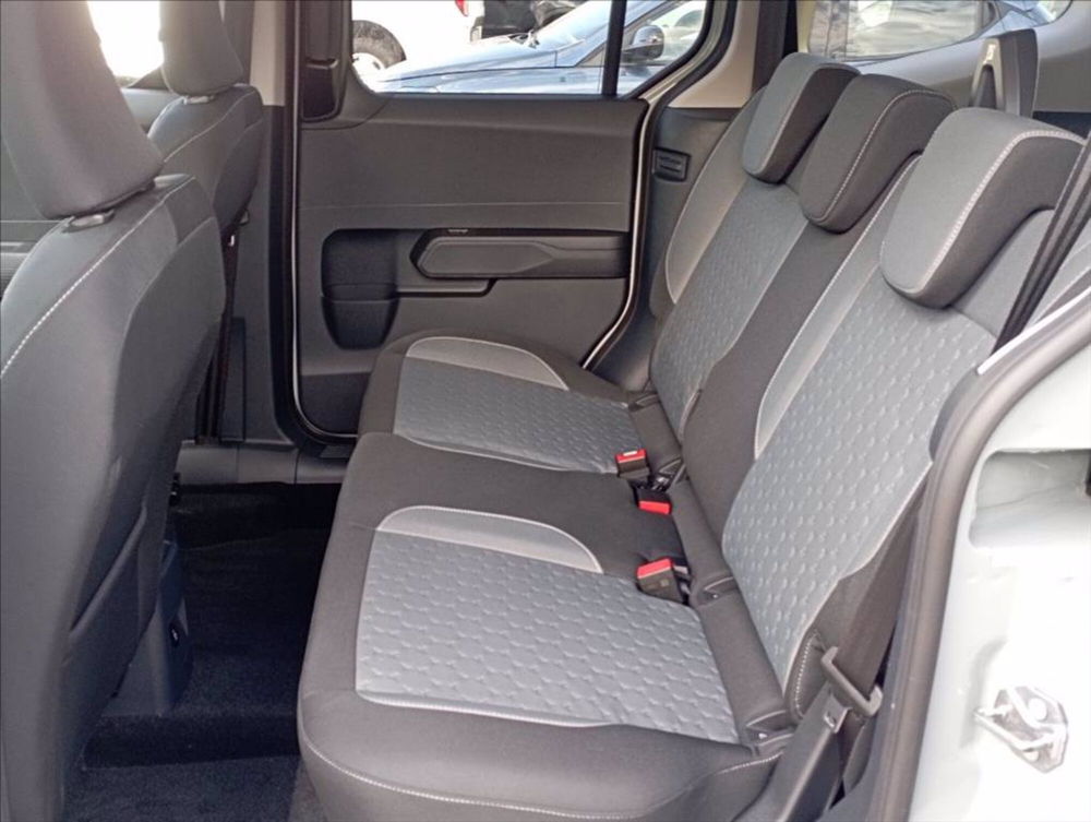 Ford Tourneo Courier nuova a Milano (13)