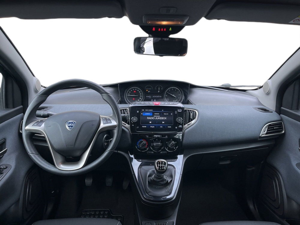 Lancia Ypsilon usata a Torino (11)